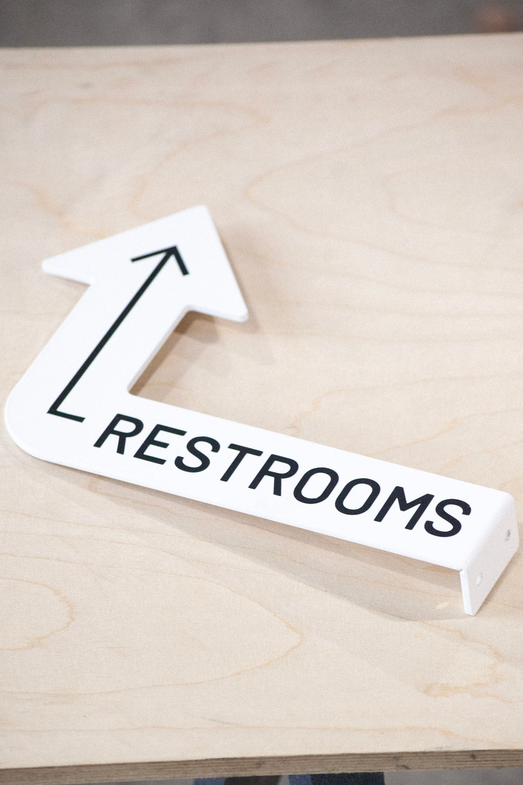 Directional arrow sign