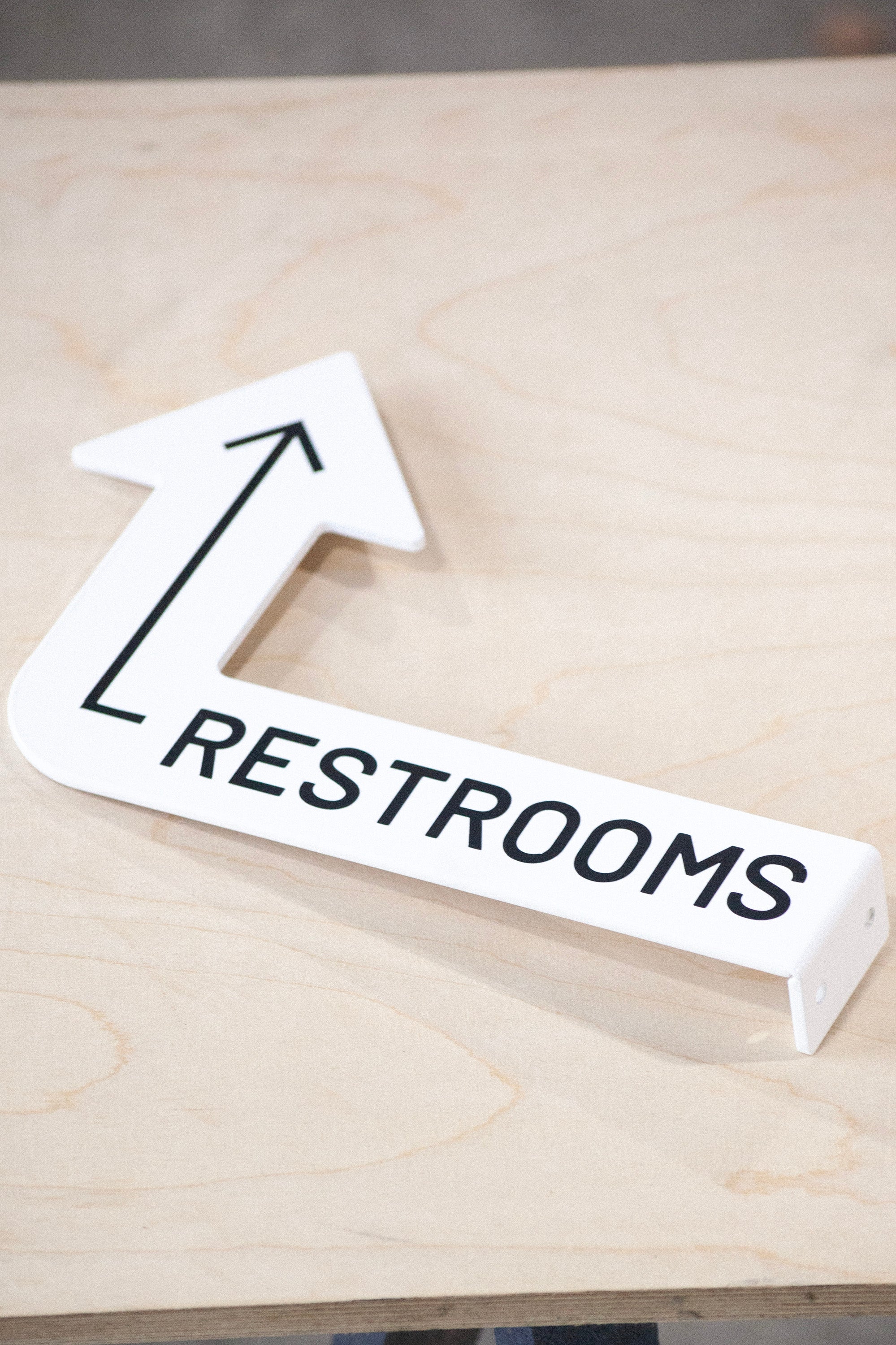 Directional arrow sign