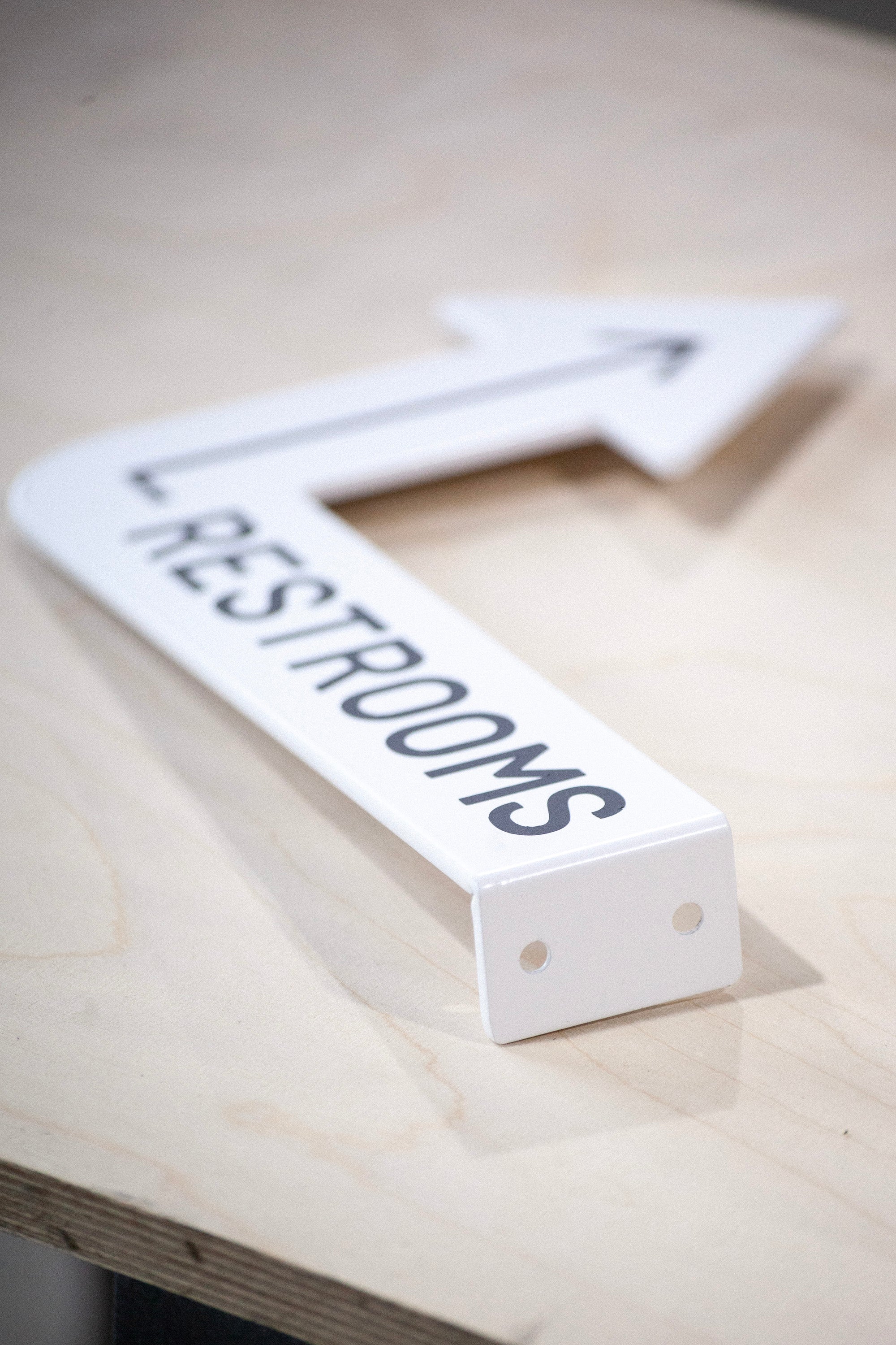 Directional arrow sign